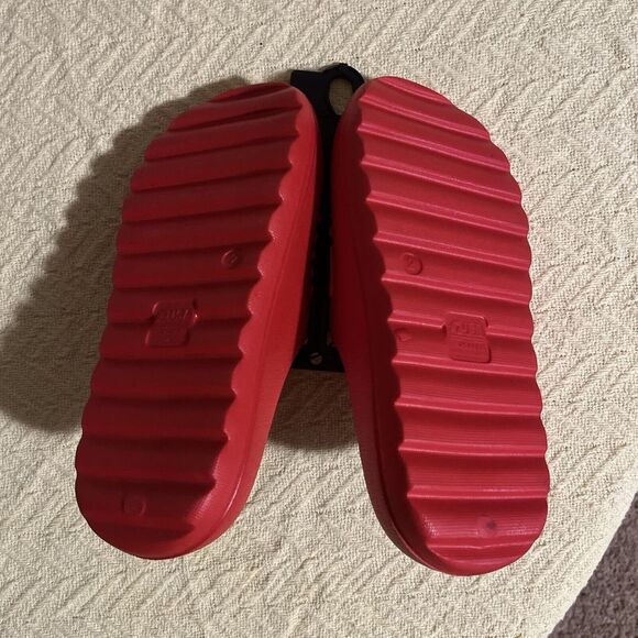 Made In The USA Red Youth Slides - Size 2 - NEW - Unisex - Factory Certified - Picture 3 of 3